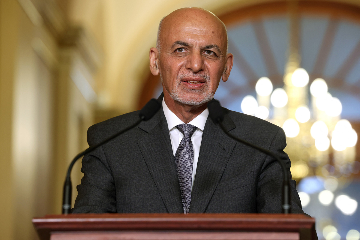 Ashraf Ghani, presidente de Afganistán, habla con los periodistas en el Capitolio de EU | AFP