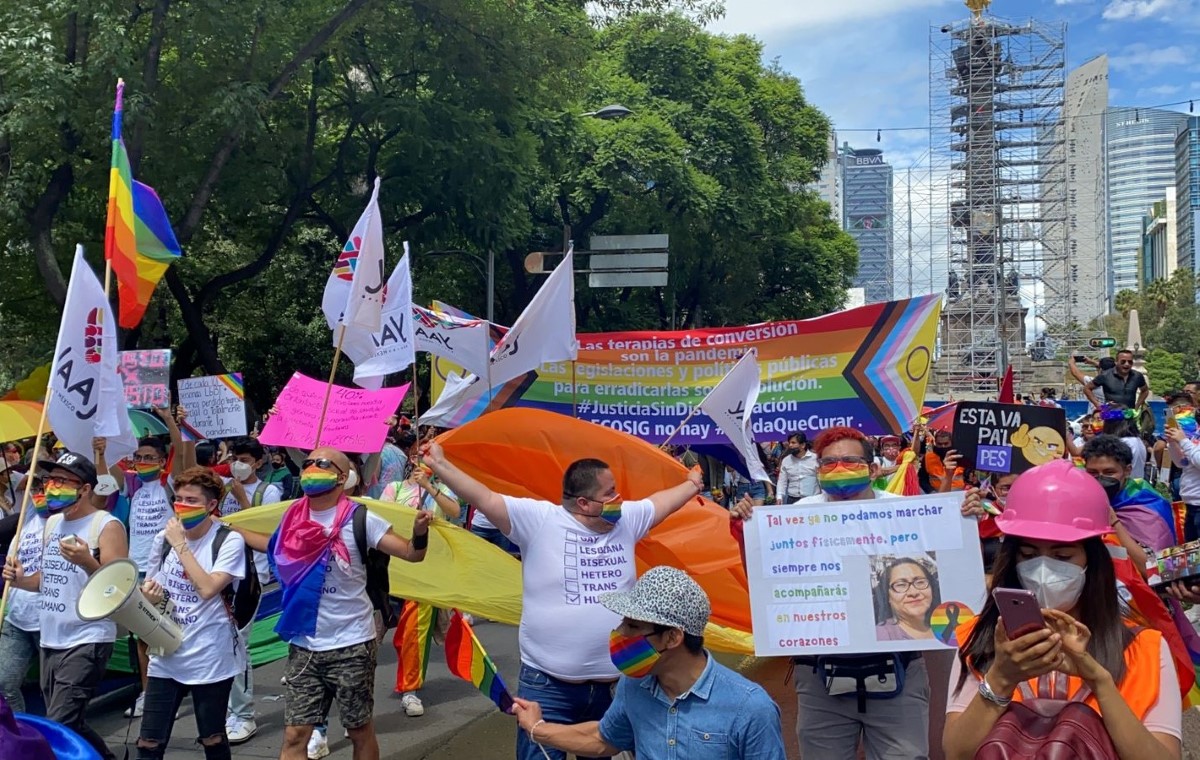 Inicia marcha del Orgullo LGBT+ en CdMx. | César García