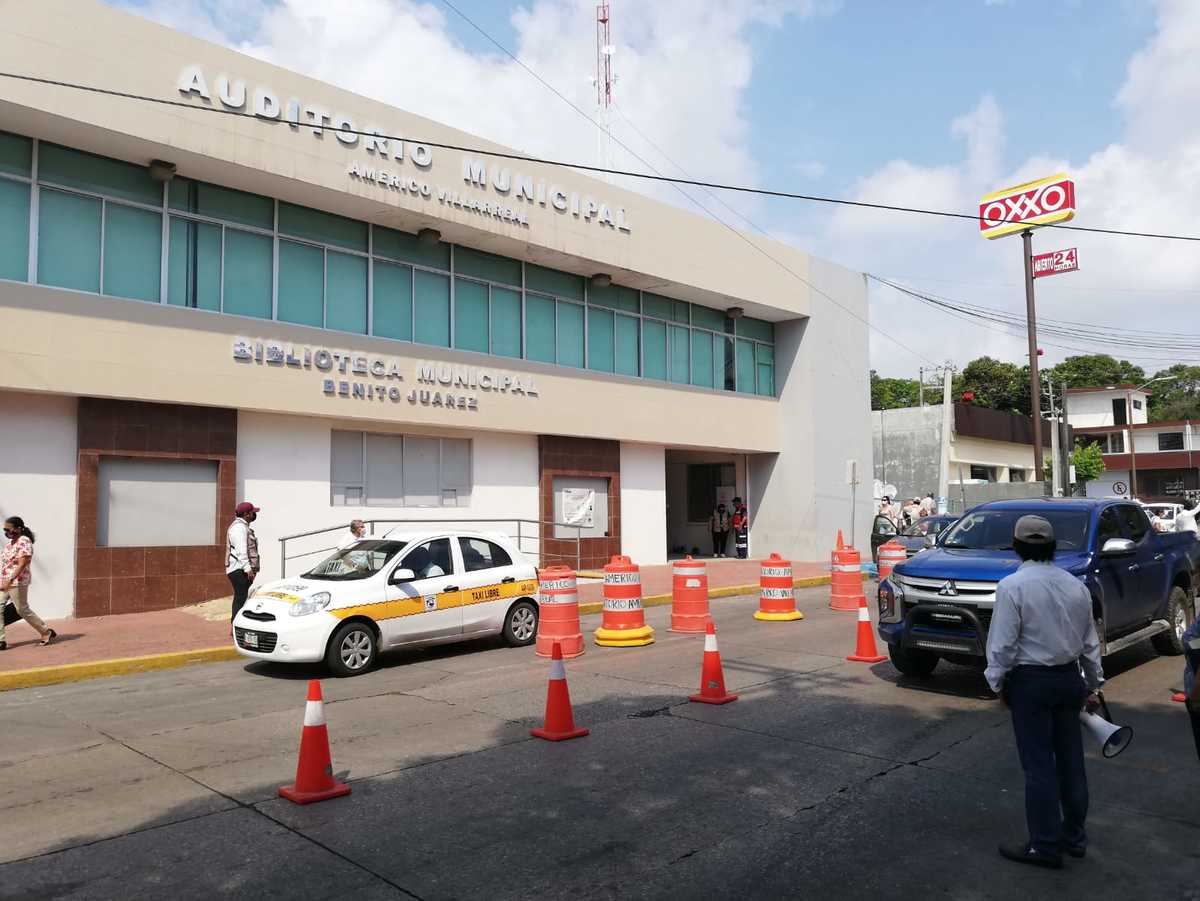 Adultos mayores y discapacitados reciben apoyos económicos federales. (Antonio Campos)