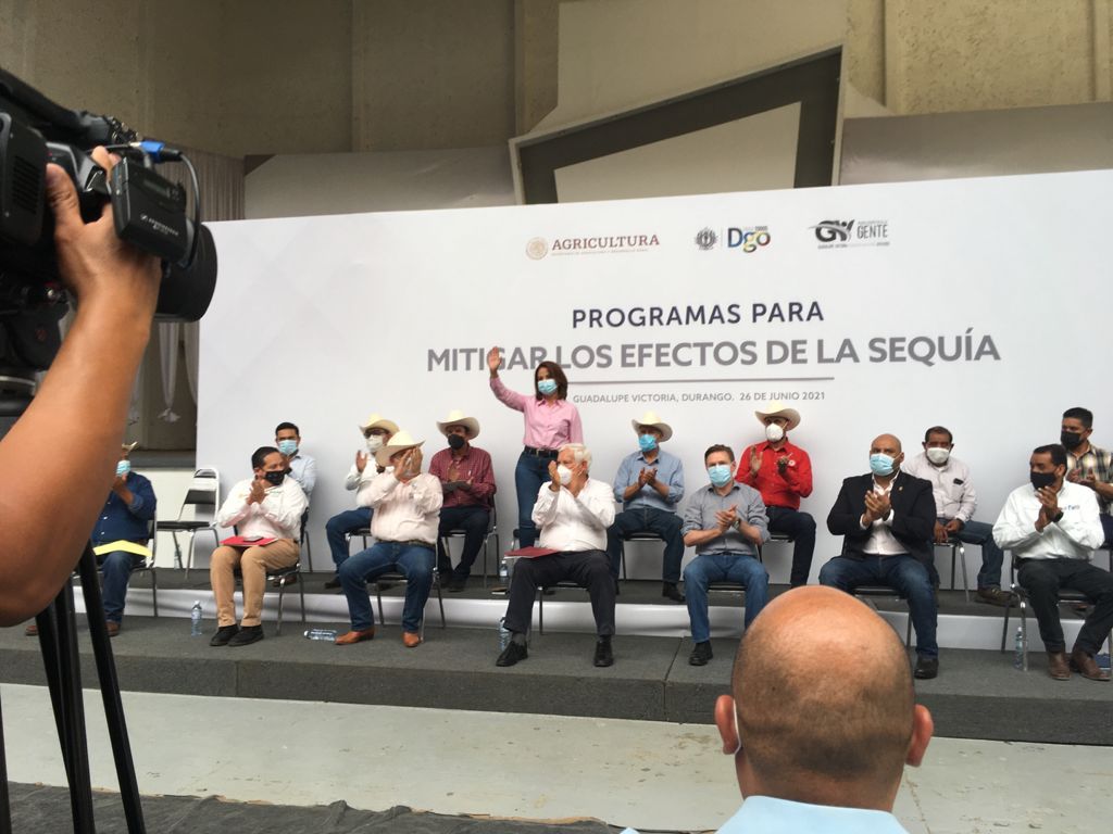 Anuncio de los apoyos a los ganaderos durante la sequía en Durango. (Especial)