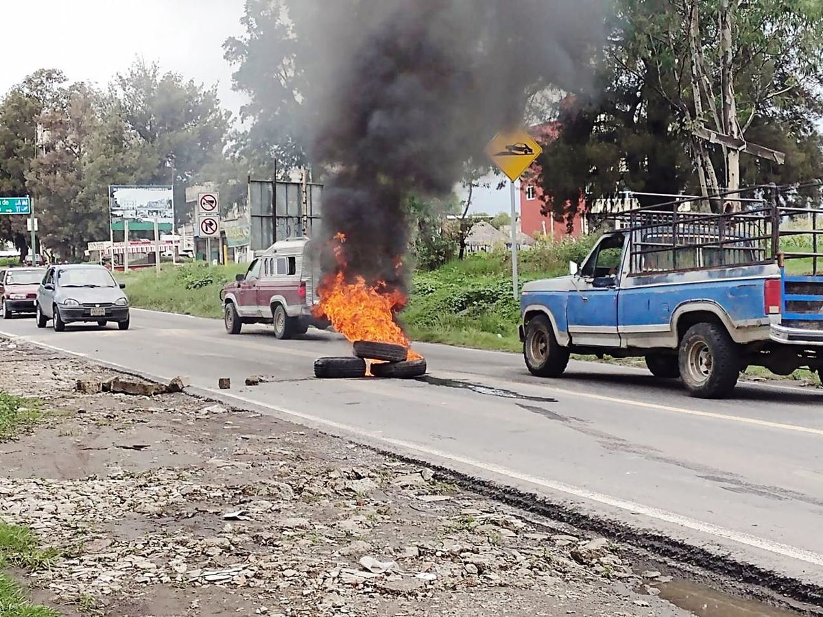 Bloqueos en la carretera federal México-Puebla | Especial