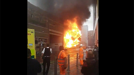 Captan explosión cerca de estación de tren en Londres; incendio provoca masiva evacuación