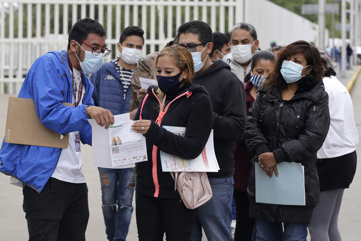 Tercer día de vacunación para poblanos mayores de 40 años en Puebla | Agencia Enfoque