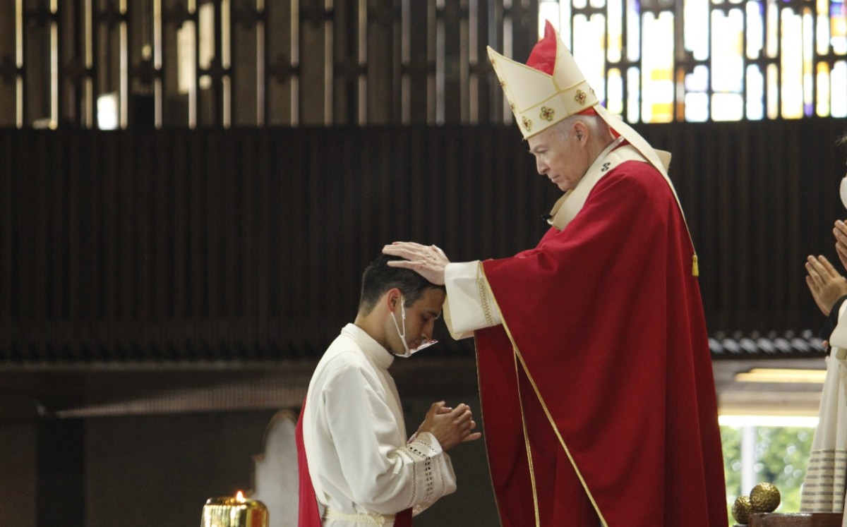 En la homilía, Carlos Aguiar Retes, pidió a los neo sacerdotes a seguir el ejemplo de Cristo. | Especial
