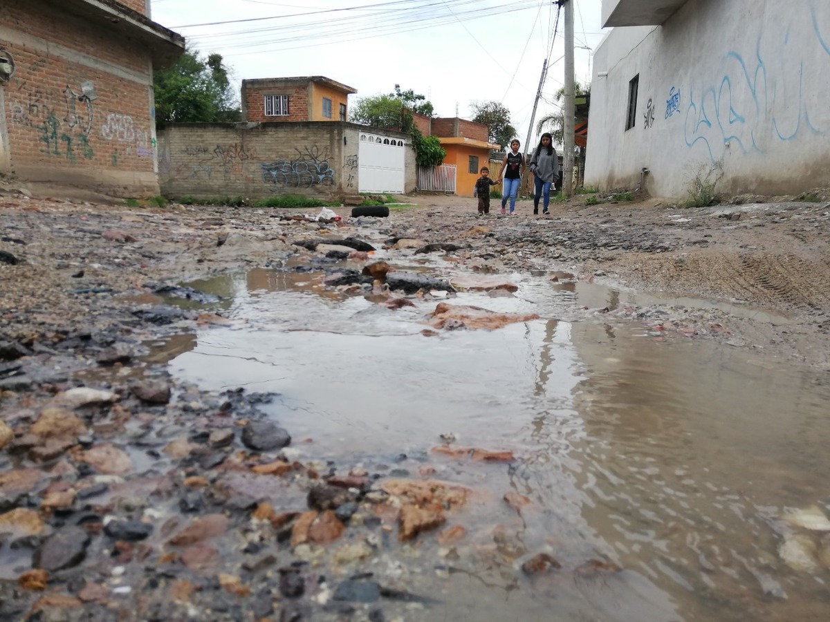 Lluvias en León | En colonias irregulares de León piden pavimentar calles ante lluvias. Foto: Dany Béjar.