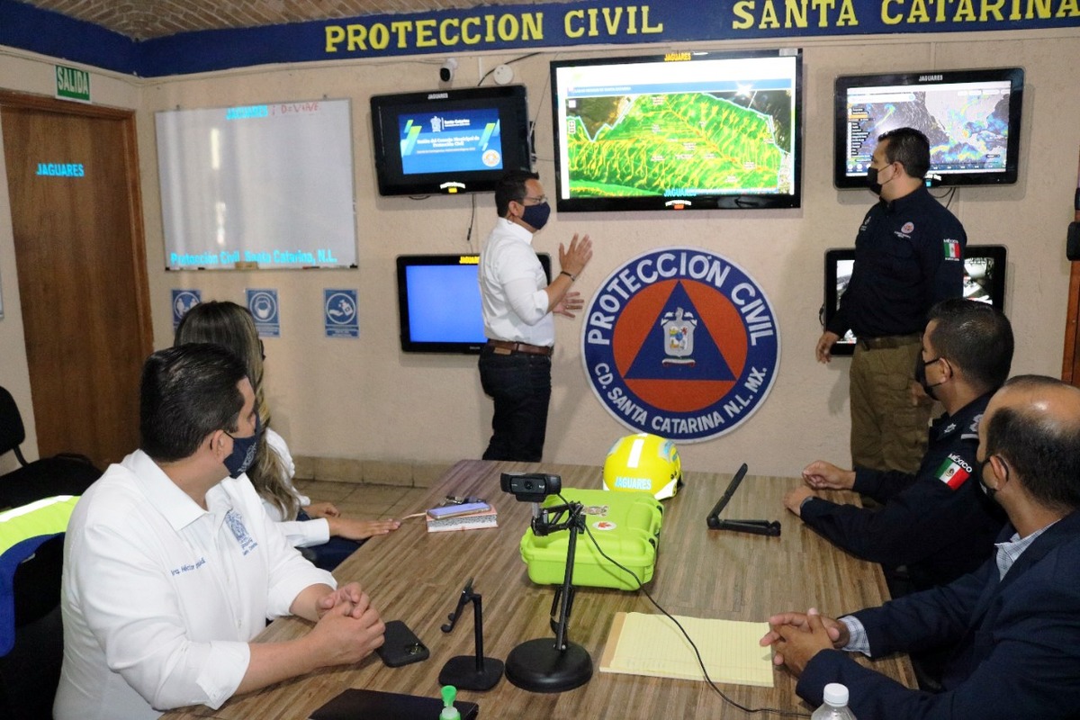 Sesión del Consejo Municipal de Protección Civil de Santa Catarina. Foto: Especial.