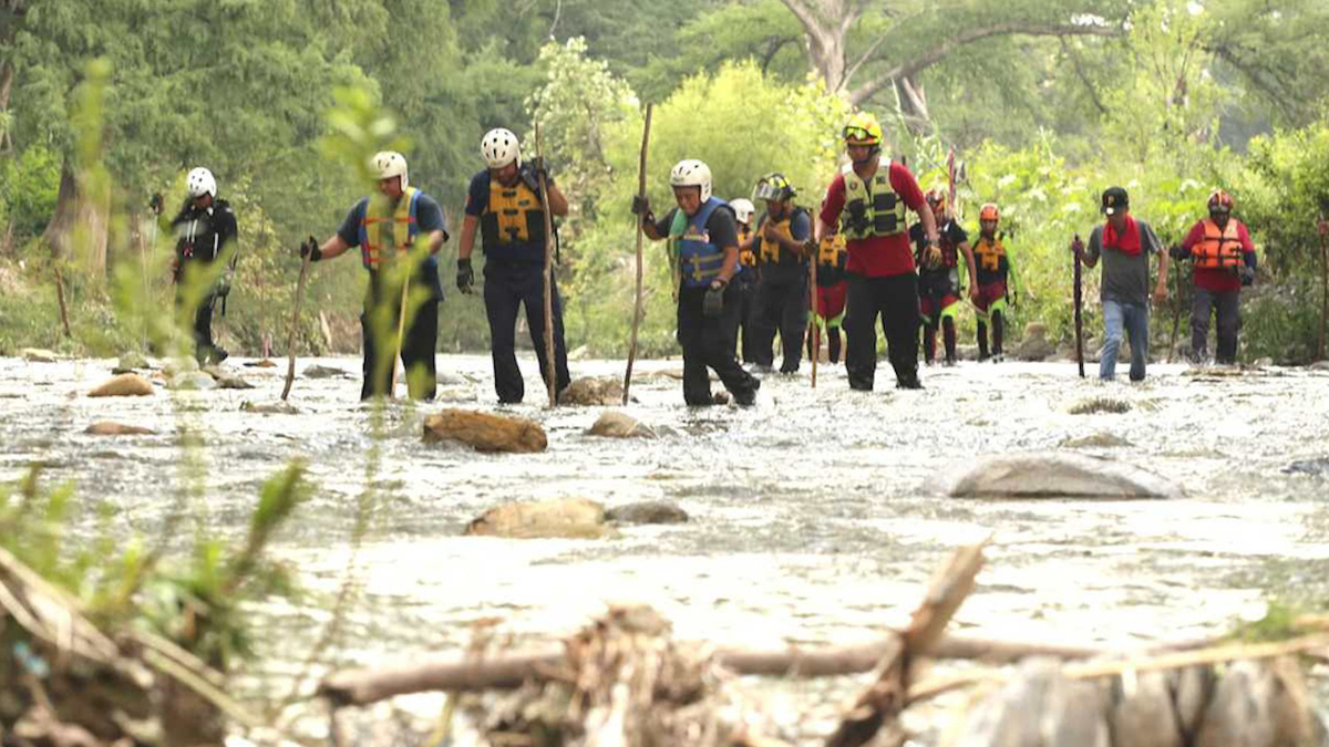 Suspenden búsqueda de mujer que fue arrastrada por el agua en río La Silla