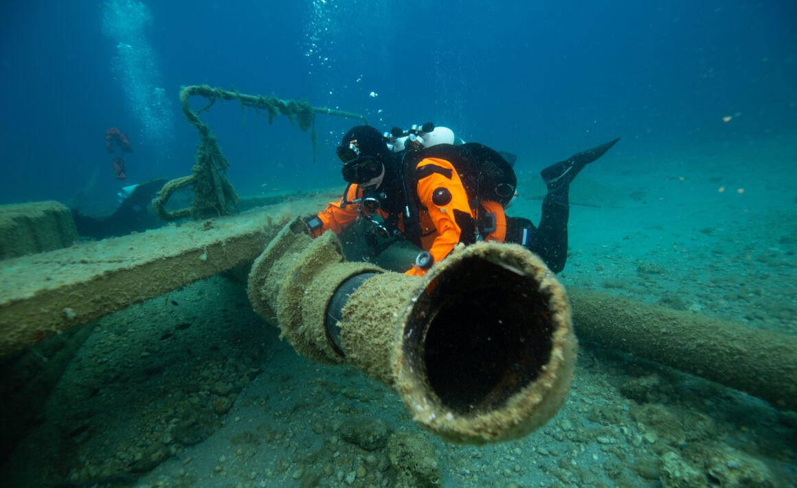 Los voluntarios iniciaron este mes el retiro de basura en Grecia. | Foto: Ghost Diving