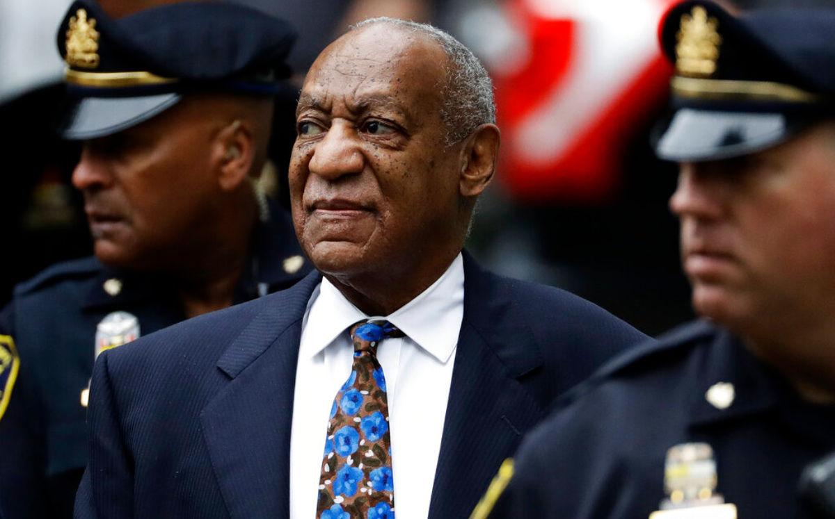 Bill Cosby será libre taras poco más de dos años en prisión (AP).