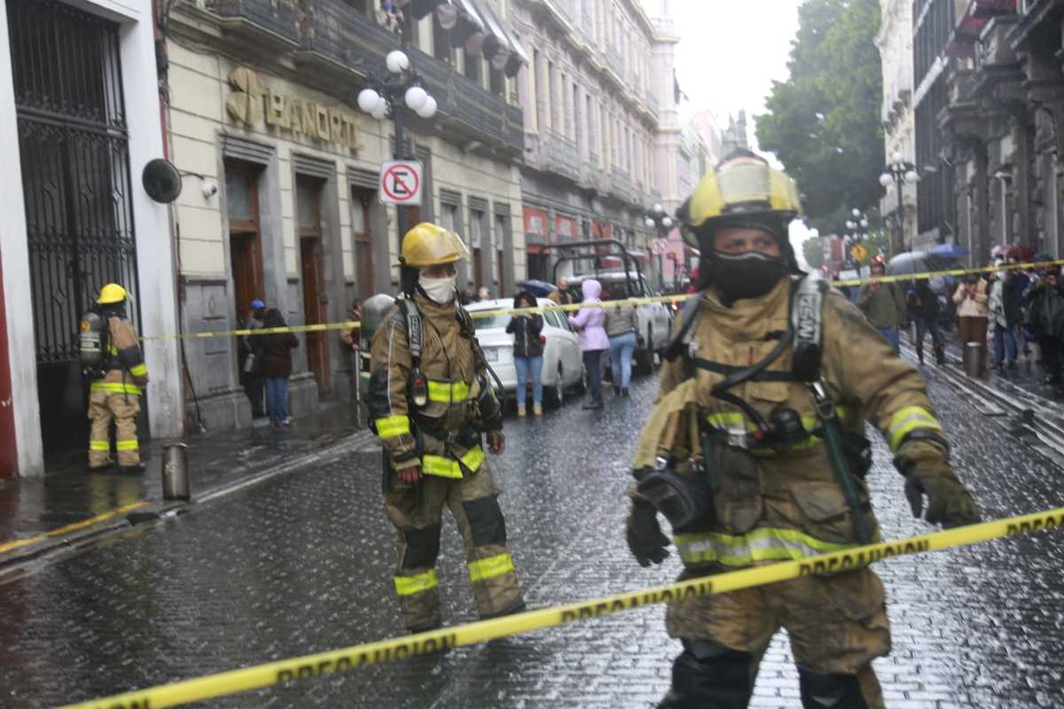 Protección Civil en Tesorería municipal tras alarma de bomba. (Andrés Lobato)