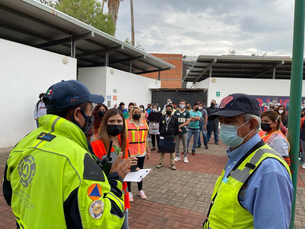 Simulacro de Bravos de León/ Foto: Especial