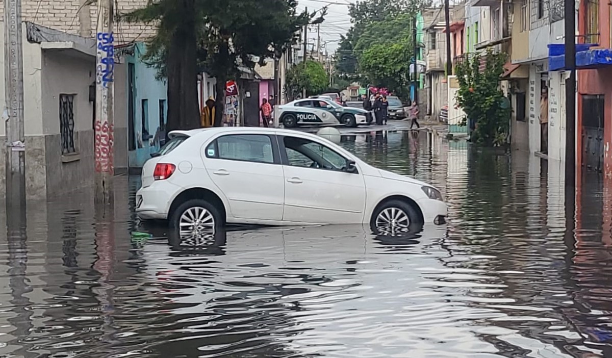 Los autos quedaron varados en la colonia Consejo Agrarista. | César Velázquez