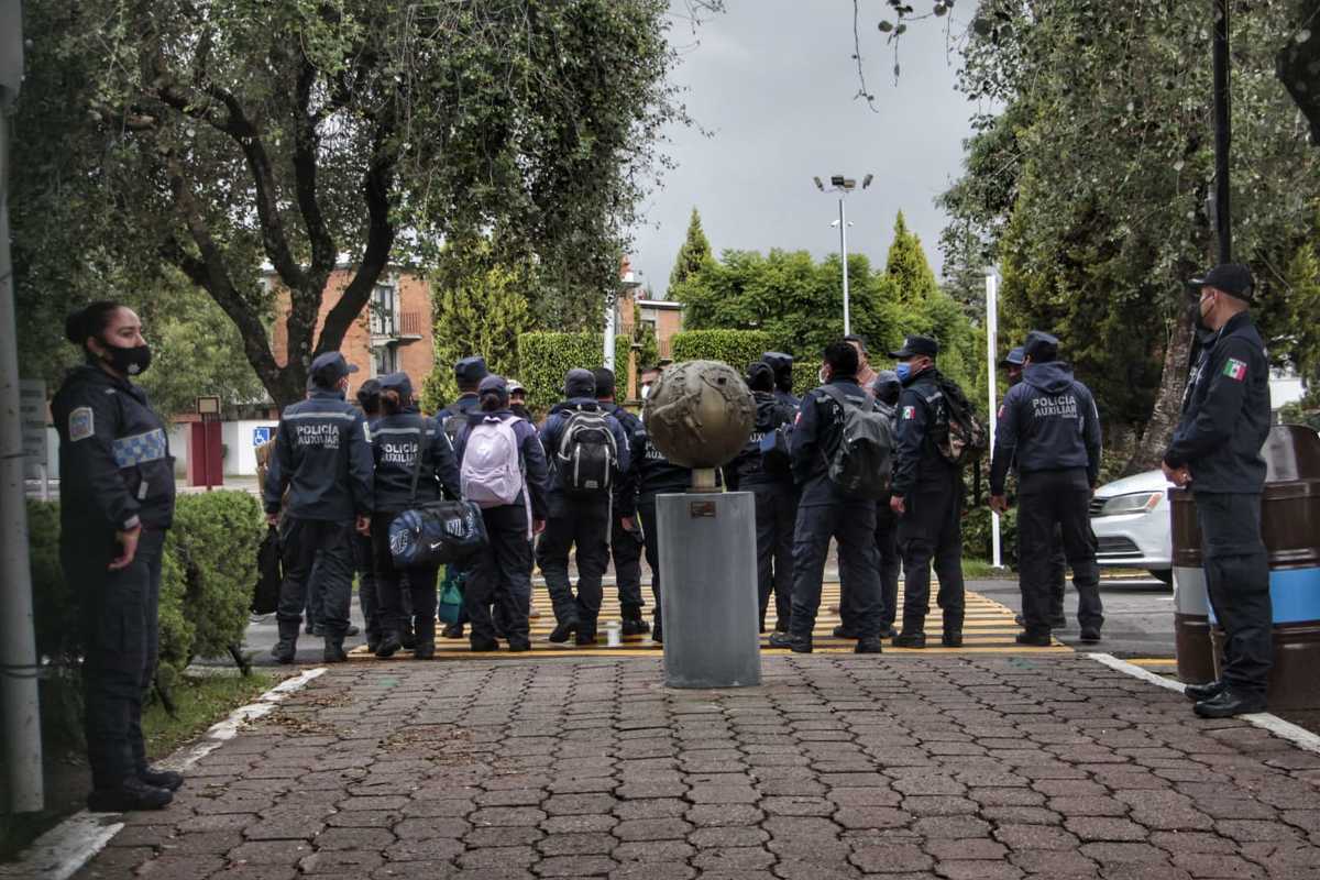 Personal de seguridad al interior de la Udlap. (Melanie Torres)