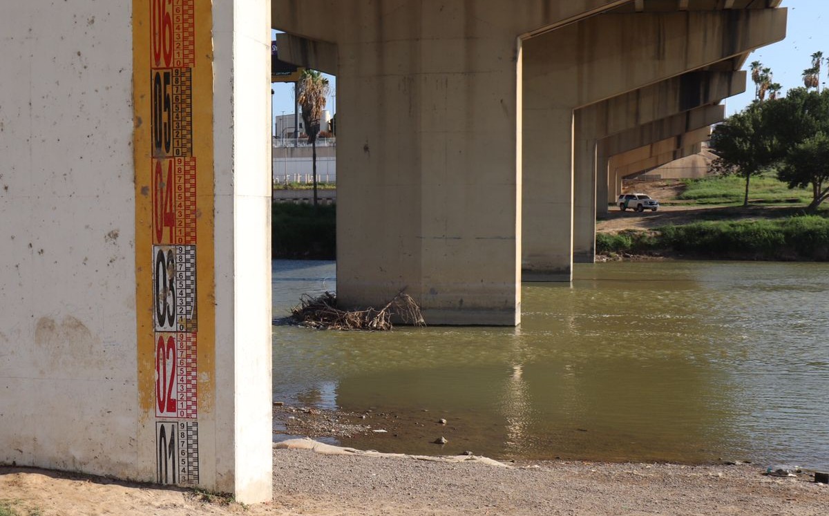 Río Bravo recibe descargas de aguas negras. (Ricardo Hernández)