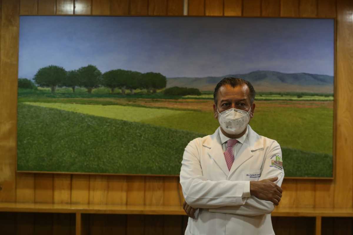 Dr. Carlos Fredy Cuevas García, director general del Hospital de Especialidades del Centro Médico siglo XXI. (Octavio Hoyos)