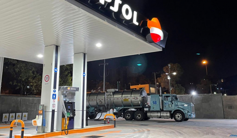 La estación de Indios Verdes está abanderada por la marca Repsol para el tema de las gasolinas. (Especial)