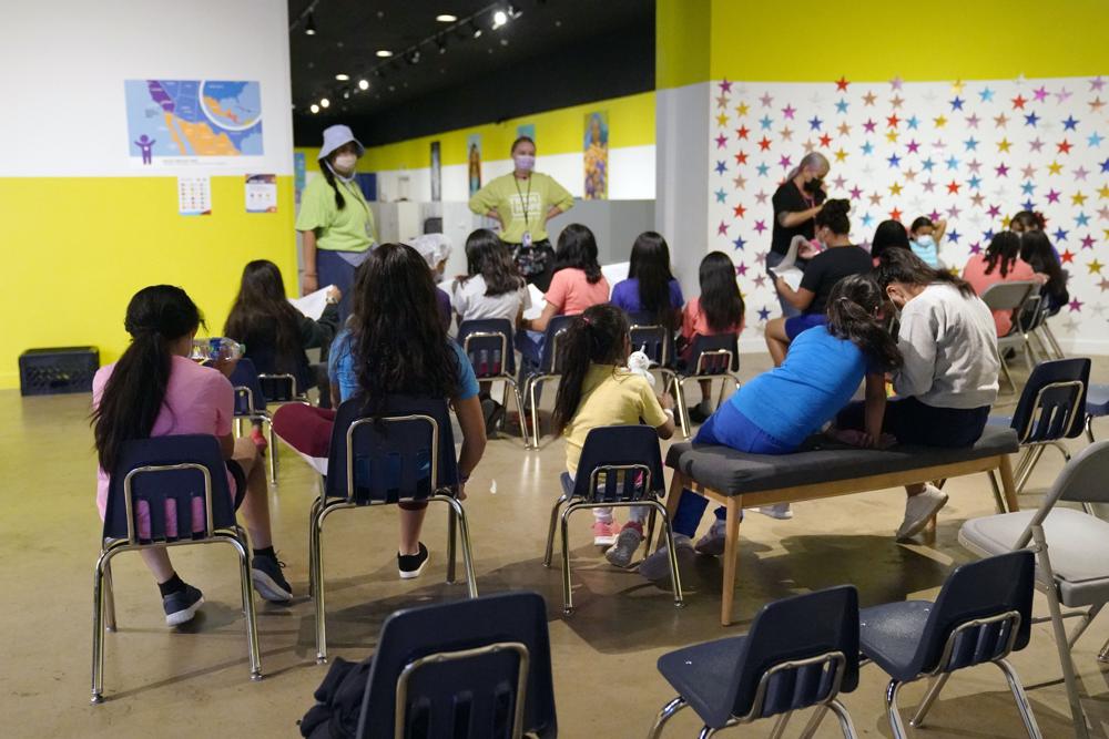 Niños migrantes en refugio de California. / Fotografía: AP.