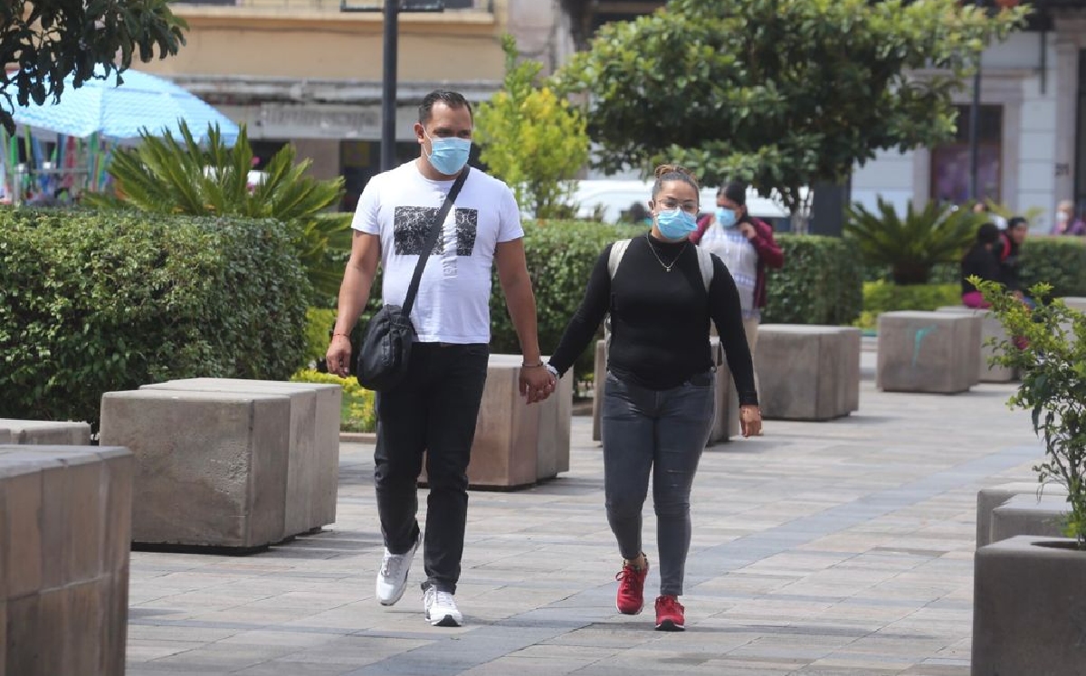 A pesar de la reducción en los casos de covid19, continuarán las medidas de sanidad en la capital. (Jorge Carballo)