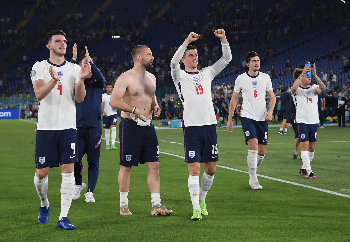 Inglaterra festeja su victoria sobre Ucrania (Reuters)