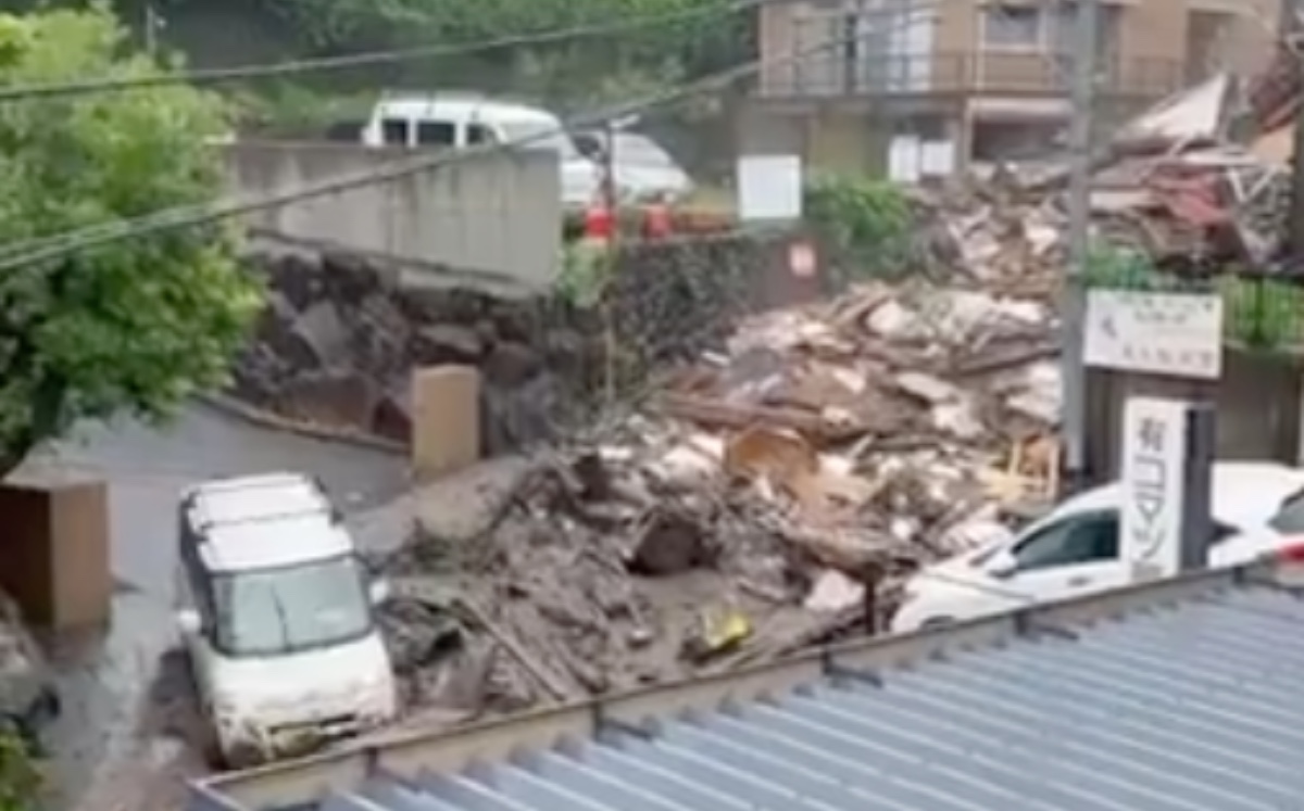 La población captó el momento en que comenzó el deslizamiento en la ciudad japonesa. (Captura)