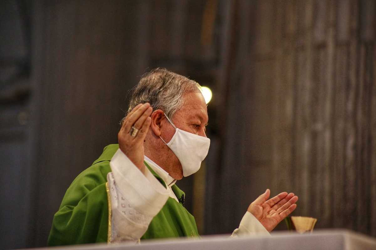 Arzobispo de Puebla, Víctor Sánchez Espinosa | Andrés Lobato