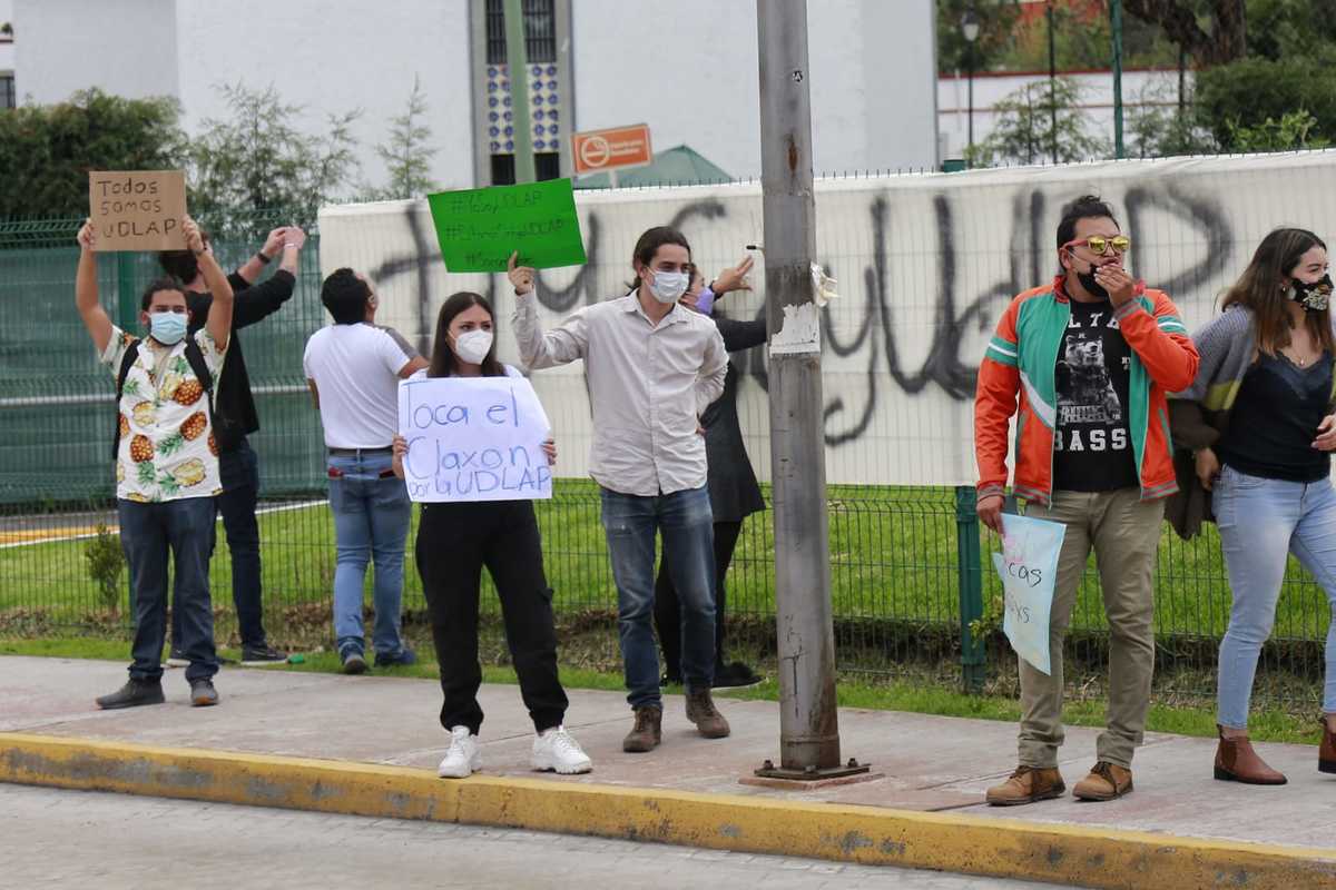 Estudiantes de la Udlap durante una manifestación | Andrés Lobato