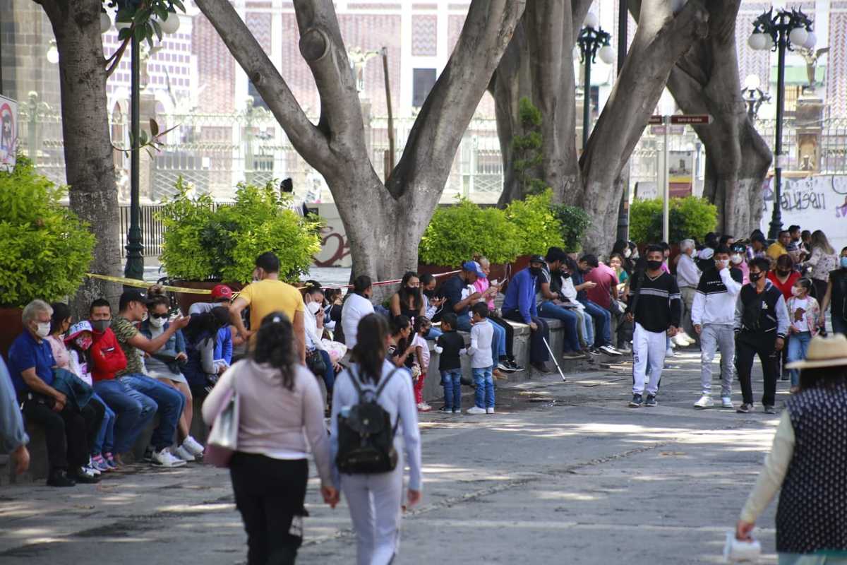 Movimiento urbano en el Zócalo de Puebla | Andrés Lobato