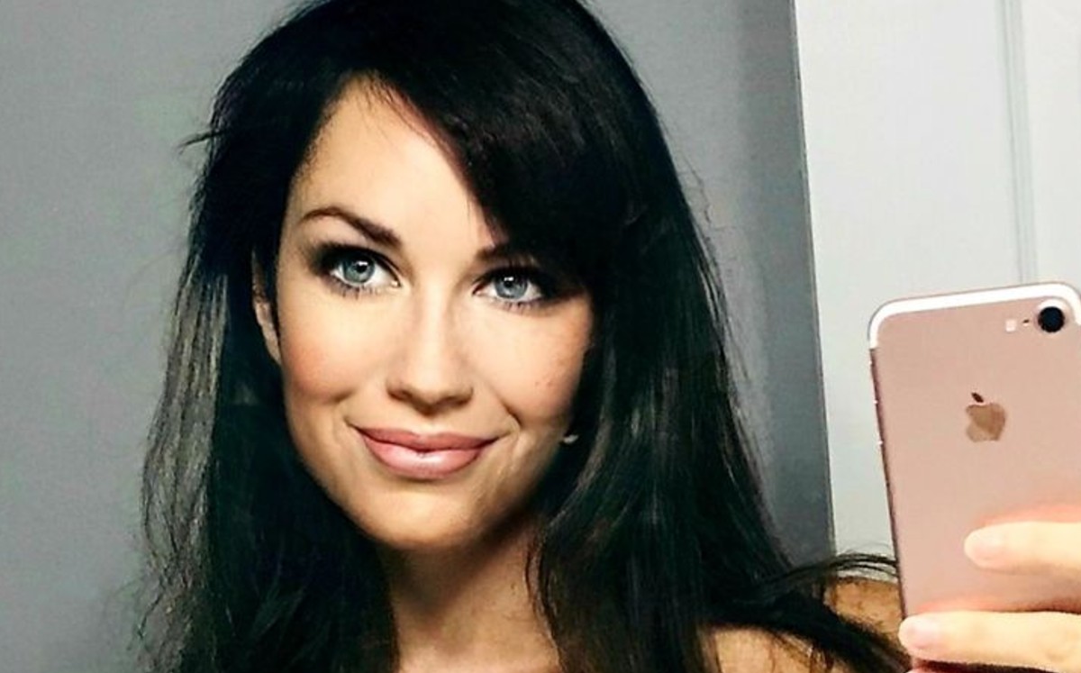 Corren a profesora de escuela por trabajar en OnlyFans. (Especial)