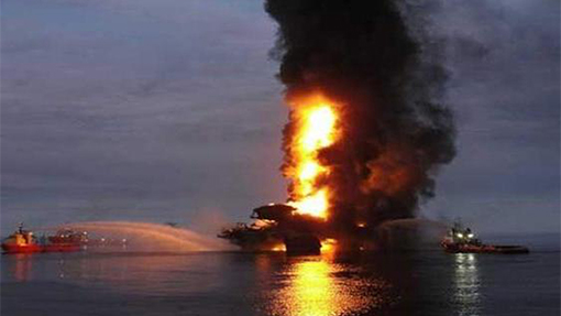 Pemex atribuye incendio a fuga de gas y tormentas eléctricas