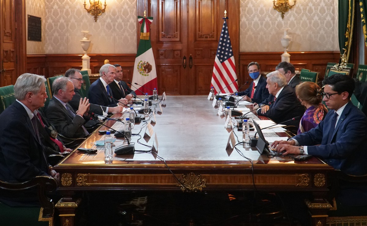 En la reunión estuvo Marcelo Ebrard, Tatiana Clouthier y Esteban Moctezuma | Twitter