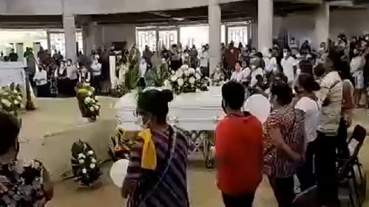Sepultan a menores que murieron en fuego cruzado en Veracruz