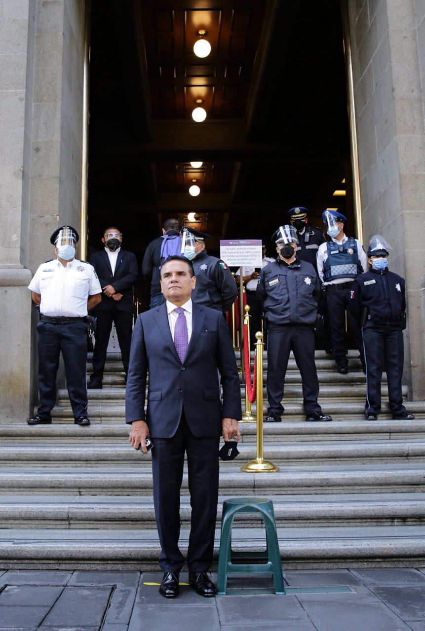 Silvano Aureoles.