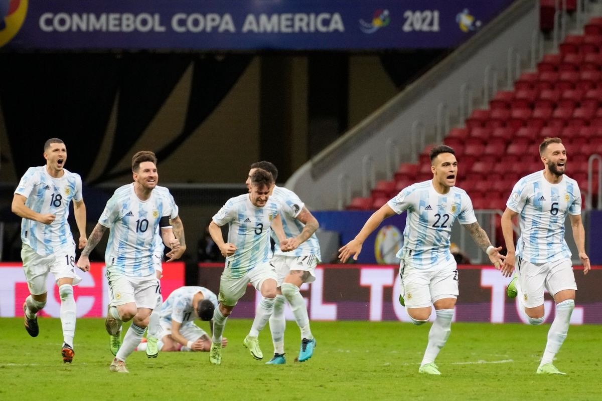 Argentina vence en penales a Colombia y jugará la final de la Copa América ante Brasil (Reuters)
