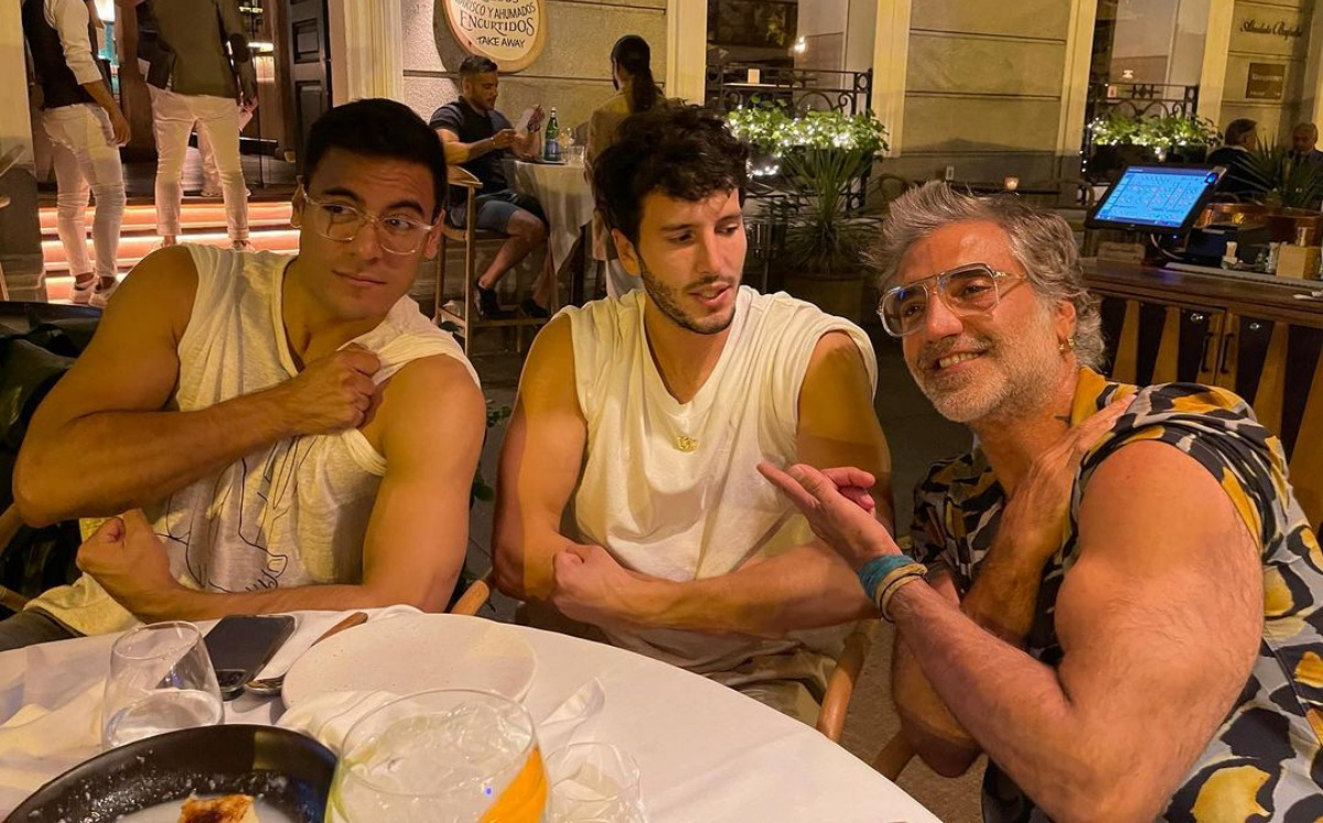 Sebastián Yatra, Alejandro Fernández y Carlos Rivera presumen brazos (Instagram).