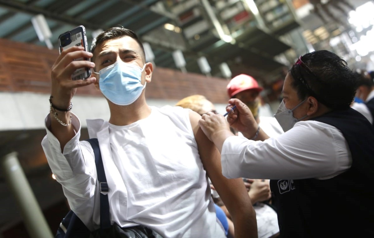 La vacunación a mayores de 30 inició en 5 alcaldías de CdMx. | Ariana Pérez