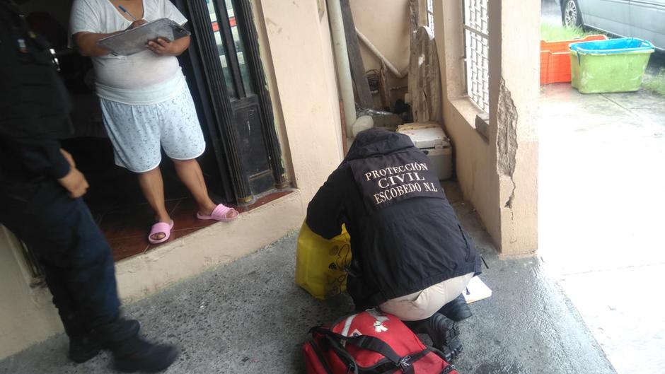 Abandonan cuerpo de bebé recién nacida en Escobedo. Foto: Sandra González.