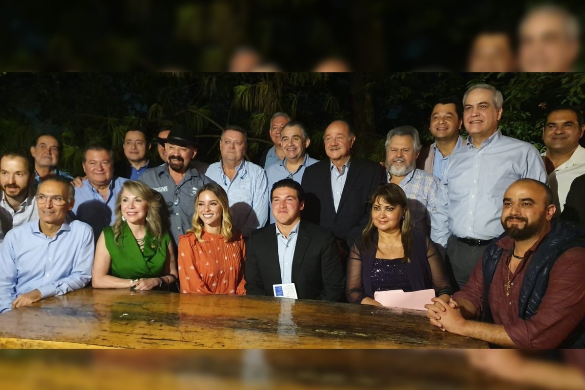 Samuel García se reúne con dirigentes empresariales de Nuevo León. Foto: Raúl Palacios