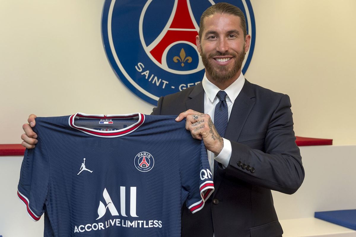 Sergio Ramos es nuevo jugador del PSG (Twitter: PSG)