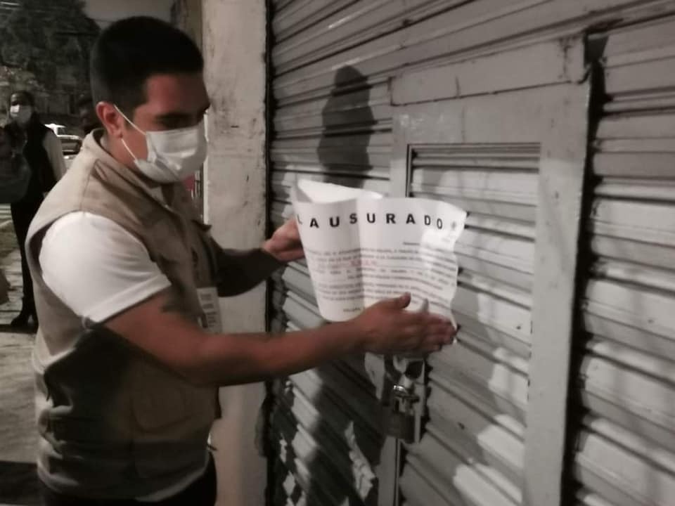 Las autoridades ya habían advertido a los dueños de los negocios antes de clausurarlos. (Especial)