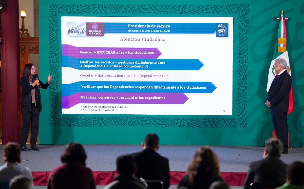 Leticia Ramírez Amaya, directora de Atención Ciudadana, en la conferencia de hoy. (Cortesía)