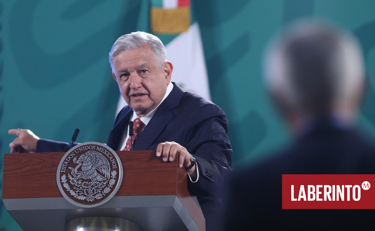 El Presidente López Obrador responde a la prensa durante una conferencia matutina. (Sáshenka Gutiérrez | EFE)