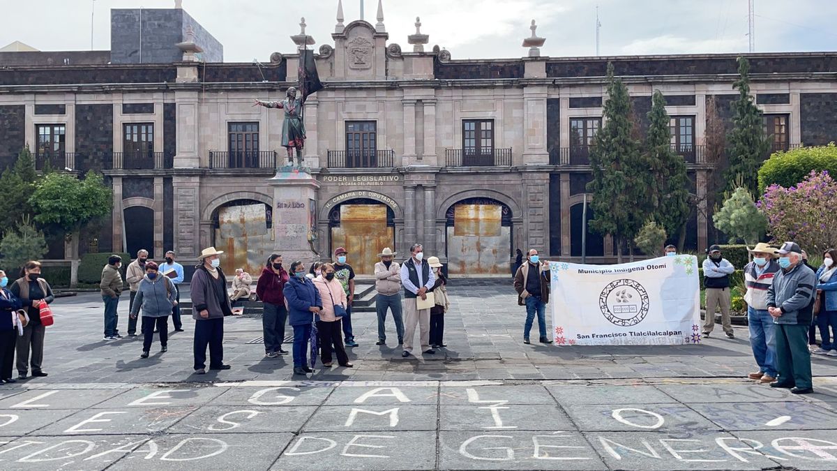 Protestaron frente a la Cámara de Diputados. (Especial)