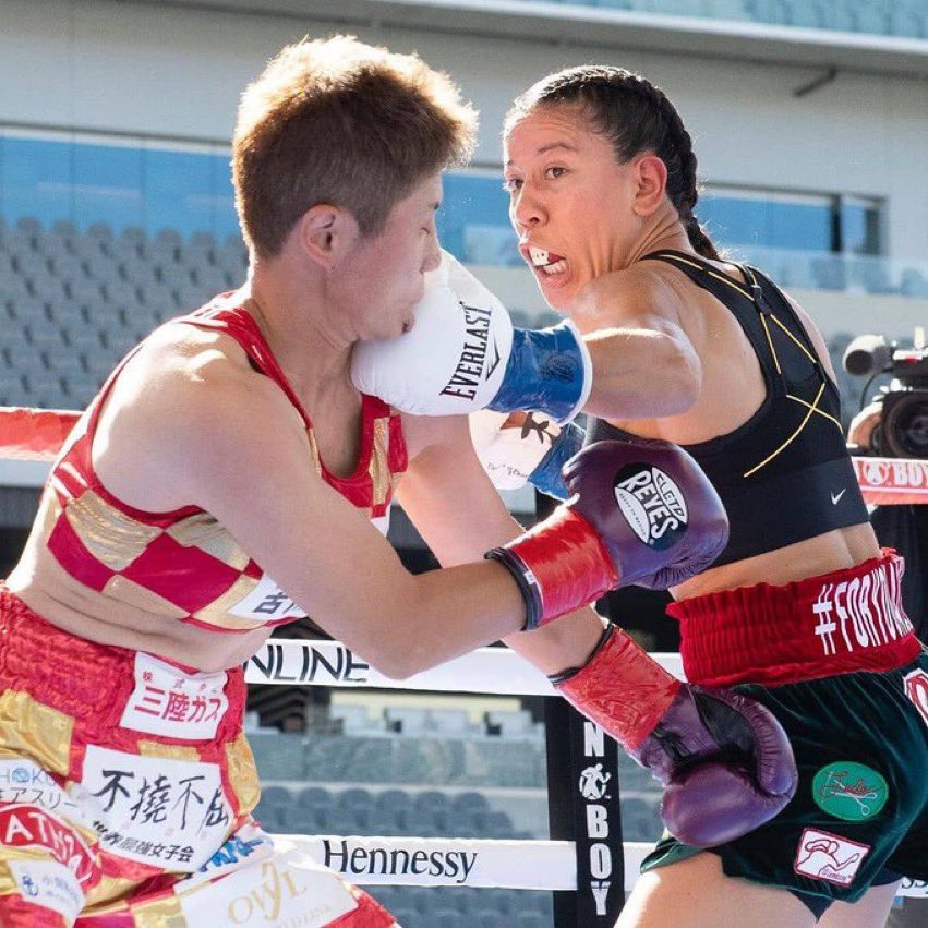 Sulem Urbina cae ante Naoko Fujioka en disputa por título de AMB (Twitter @SulemUrbina)