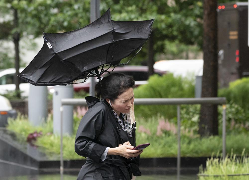 La tormenta tropical Elsa azotó el noreste de los Estados Unidos este viernes. / Fotografía: AP.
