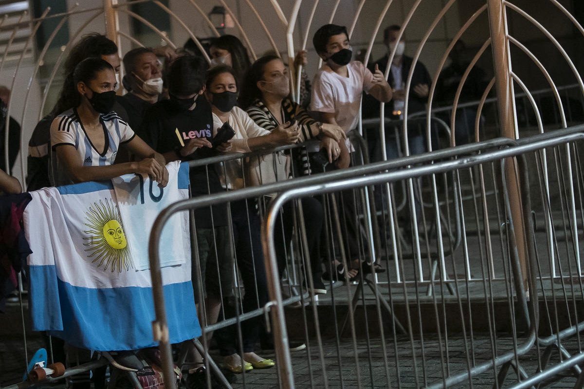 Afición de Argentina previo a la final de la Copa América (AP)