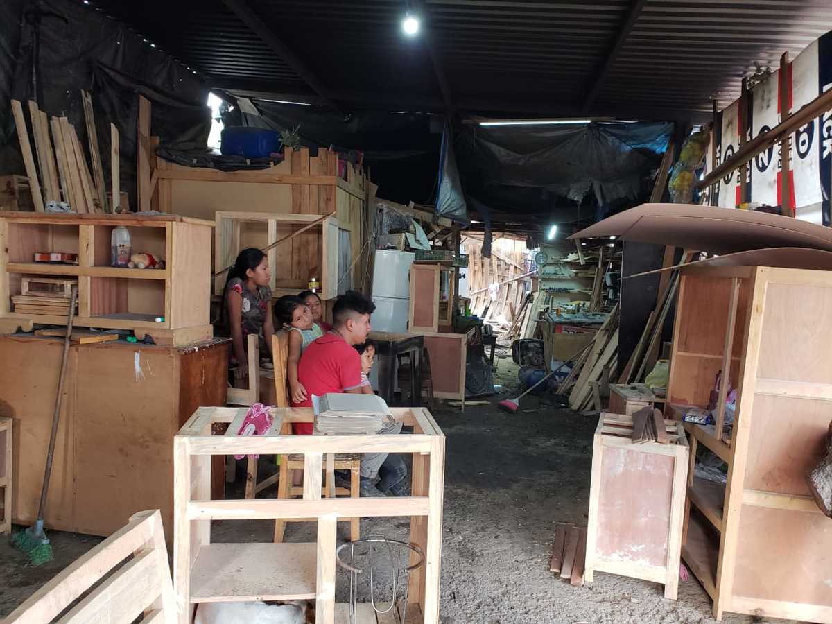 Familia Calderón Salmerón afectada por lluvia en Acatlán de Juárez, Jalisco (Diana Barajas)