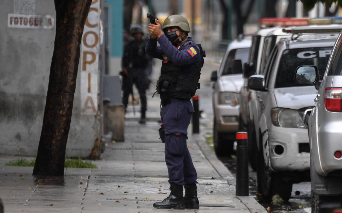 Dos mil 500 funcionarios participaron en la operación de toma de la Cota 905. (AFP)