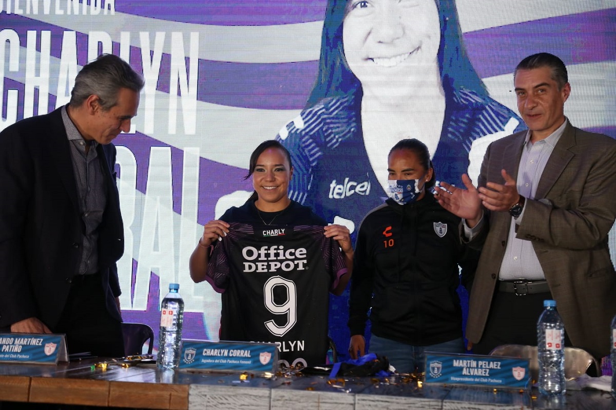 Charlyn Corral fue presentada como refuerzo del Pachuca Femenil (Jorge Sánchez)