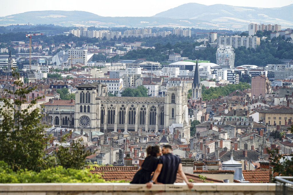Francia sigue avanzando en la vacunación contra el covid-19. (AP)