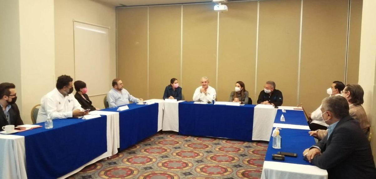 Petronas se reunió con autoridades educativas en Tamaulipas.